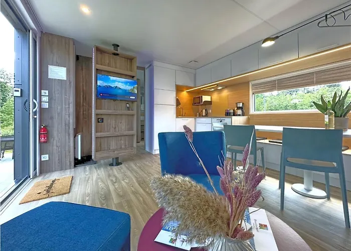別荘 Tiny House, *