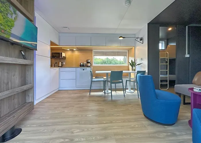 Tiny House, *
